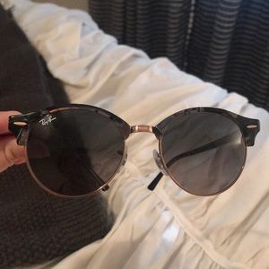 Ray-Ban Clubround Classic sunglasses